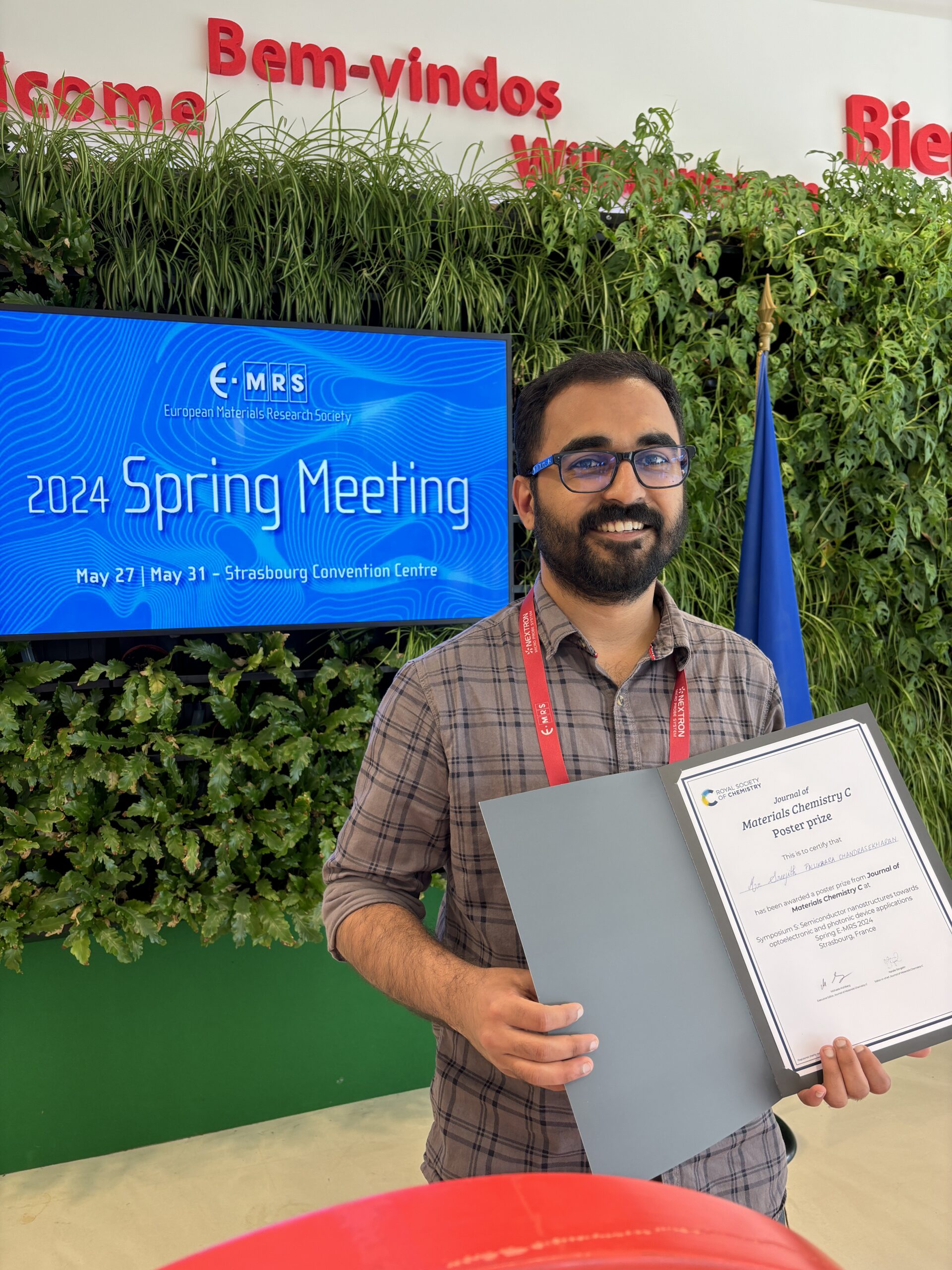 Sreejith Pallikkara Chandrasekharan a remporté un prix pour son poster pendant la conférence EMRS 2024